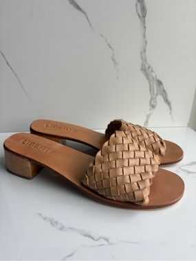 Liberté sz 11 Santorini Sandals Woven Leather Block Heel Open Toe Mules Tan